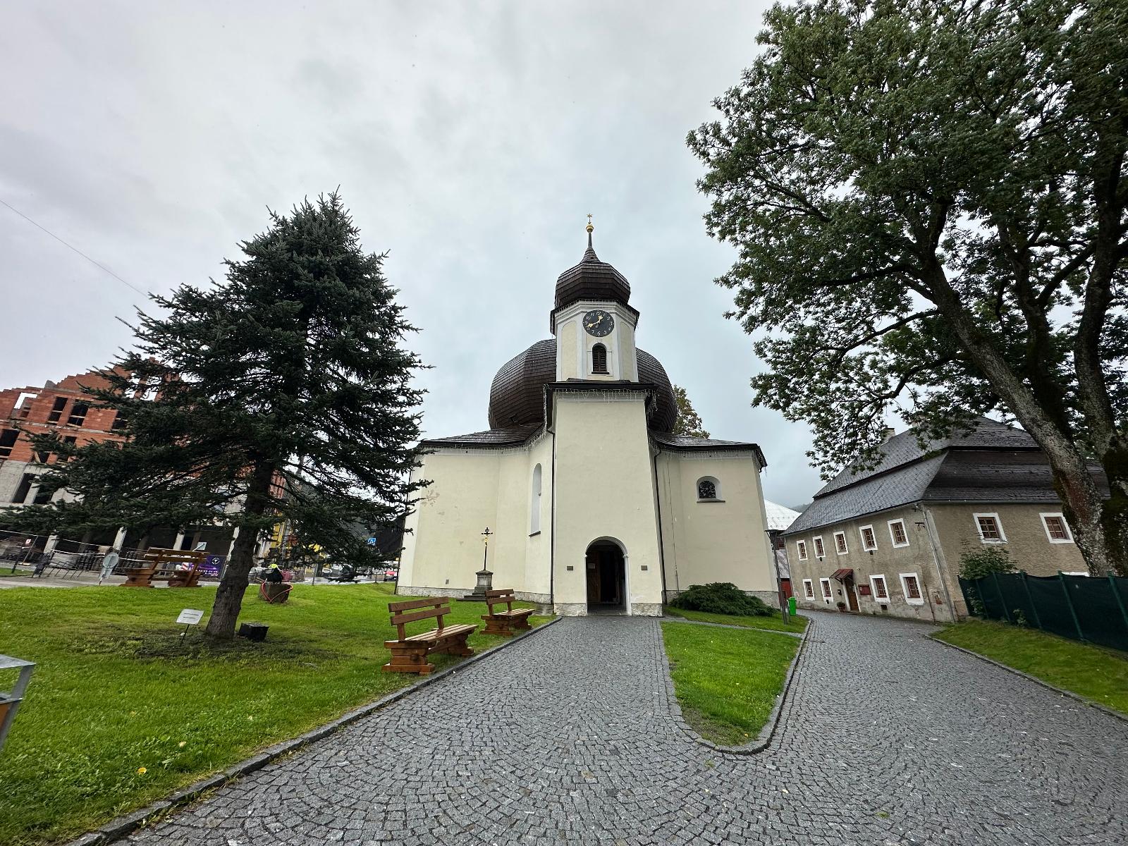Pfarrkirche Mariä Hilf vom Stern