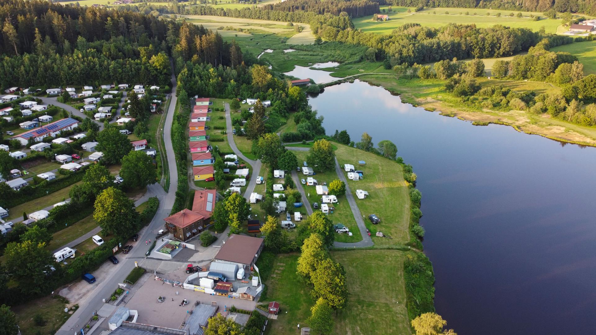 Ferienpark Perlsee Ferienhäuser, Camping, Mobilheime in Waldmünchen