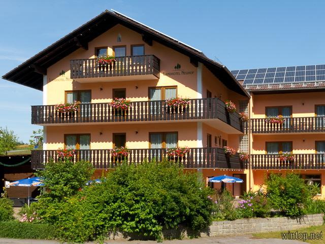 Landhotel Neuhof in Zenting