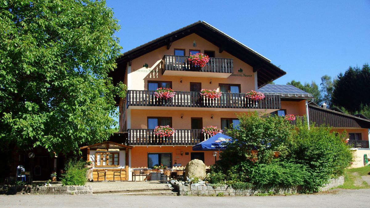 Landhotel Neuhof in Zenting