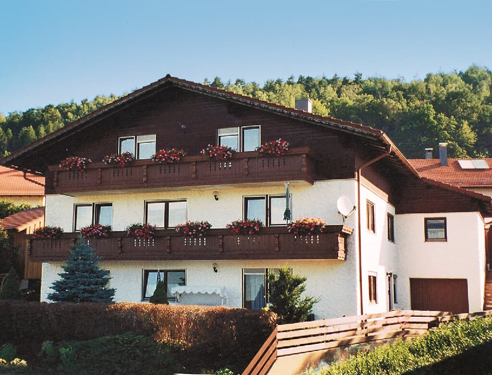 Rank Maria in Neukirchen beim Heiligen Blut