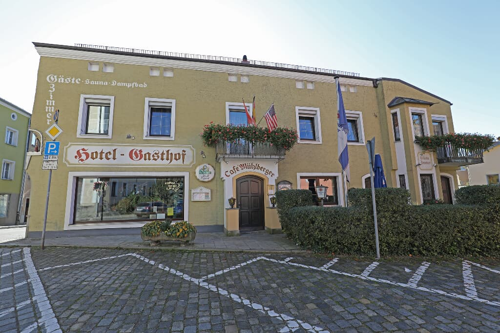 Hotel-Gasthof-Cafe Mühlberger in Furth im Wald