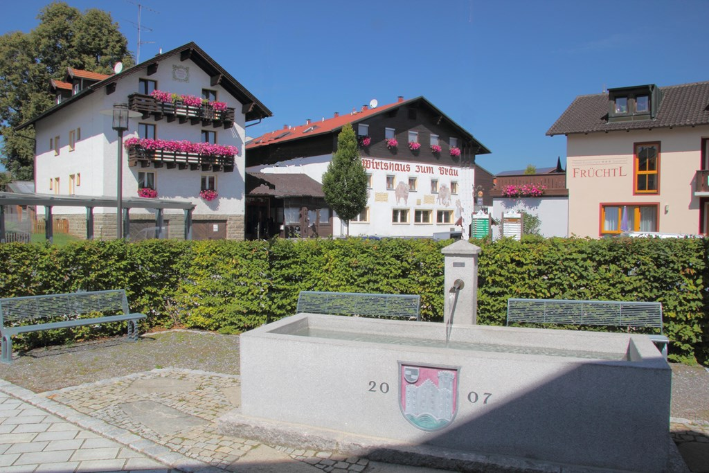 Hotel Früchtl - Wirtshaus Zum Bräu in Zandt