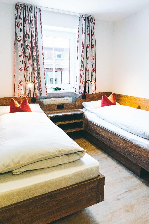 Gasthof Zum Wirt / Ferienwohnung Hohenbogenblick in Neukirchen b.hl.Blut