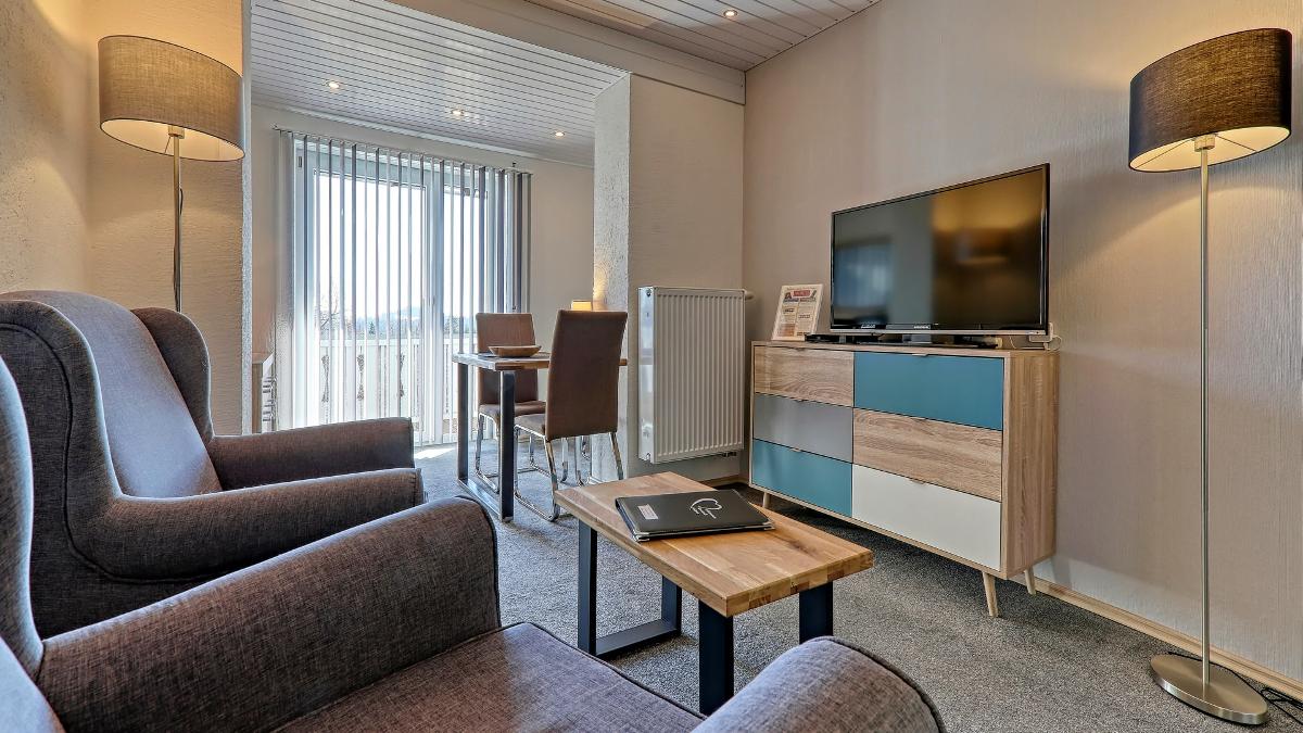 Suit‘ & Frühstück Zum Latschen (Nur Erwachsene/Adults Only, Netflix) in Mauth