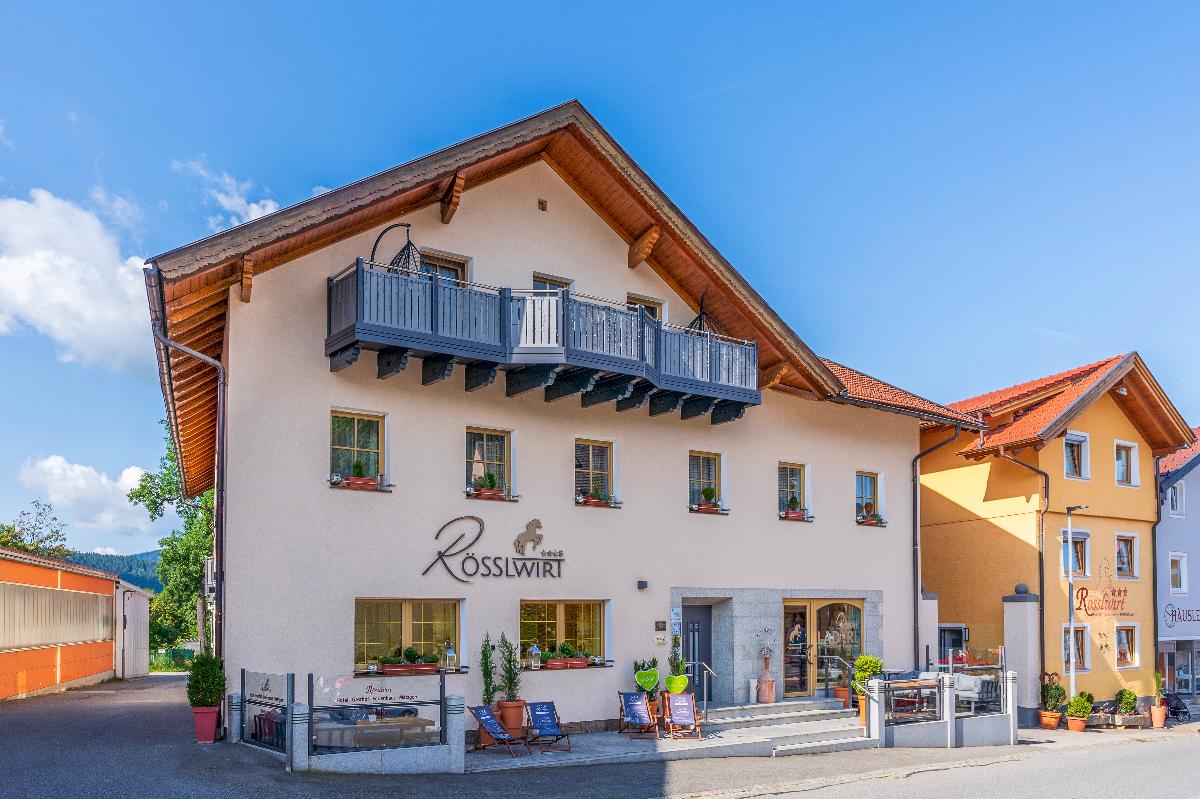 Wander & Aktivhotel Rösslwirt – WALD. GENUSS. HEIMAT in Lam