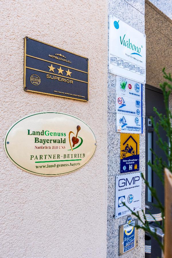 Wander & Aktivhotel Rösslwirt – WALD. GENUSS. HEIMAT in Lam
