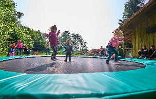 Kinderparadies + Bio-Bauernhof in Schönberg