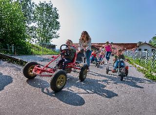 Kinderparadies + Bio-Bauernhof in Schönberg