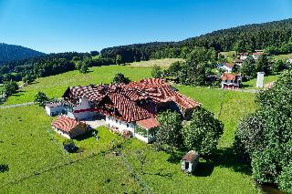 Happy Hirsch Restaurant und Hotel Hirschenstein in Achslach