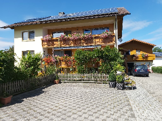 Maurer Angelika in Arrach