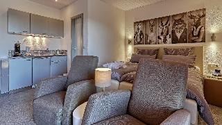 Suit‘ & Frühstück Zum Latschen (Nur Erwachsene/Adults Only, Netflix) in Mauth